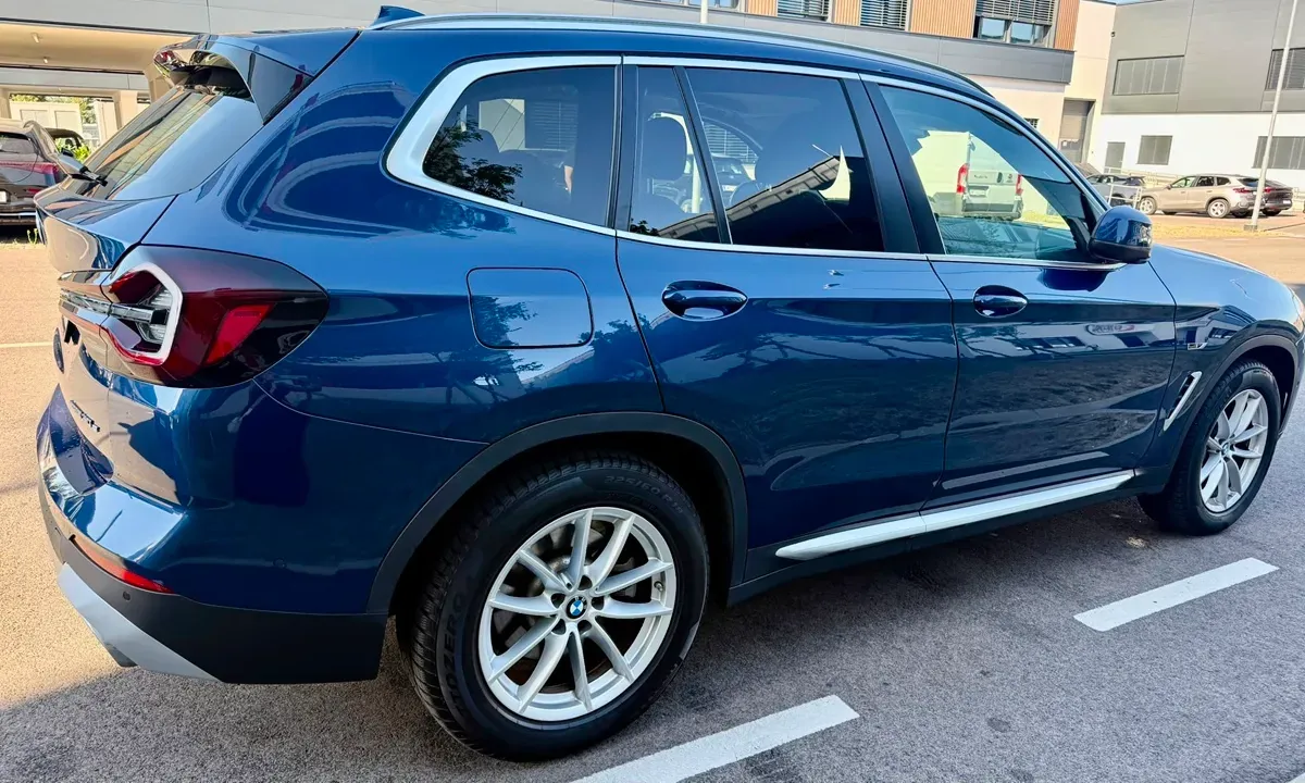 BMW X3 2022 photo 2