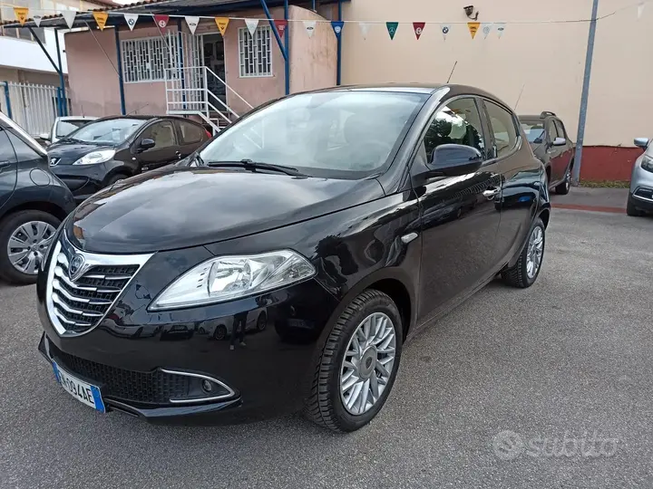 Lancia Ypsilon 2012 photo 2