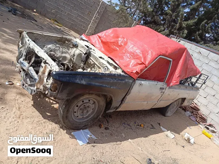 Toyota Hilux 1988 photo 2