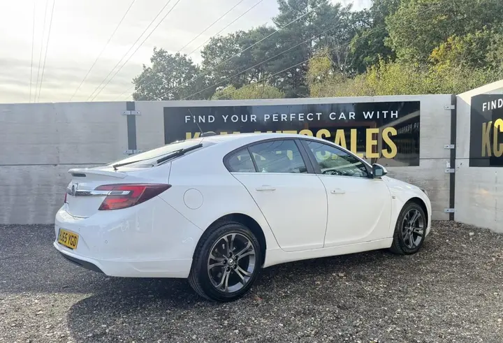 Vauxhall Insignia 2015 photo 5