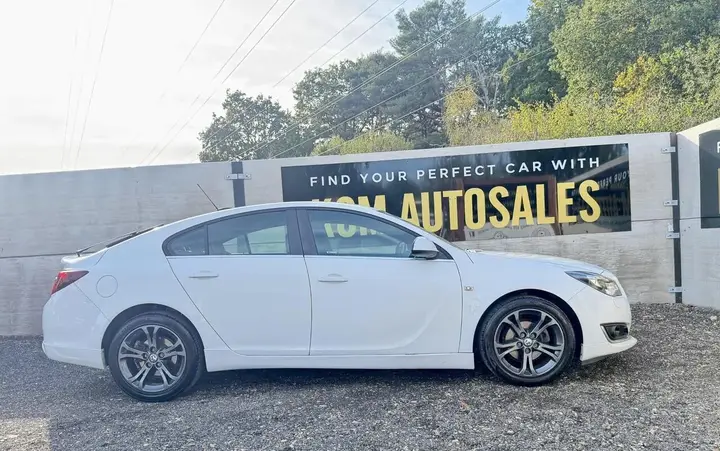 Vauxhall Insignia 2015 photo 4