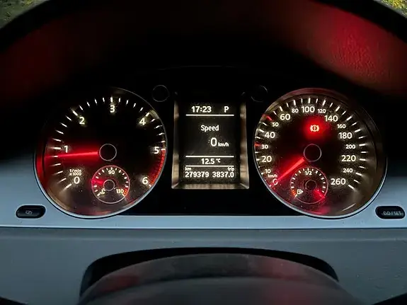 Volkswagen Passat 2010 photo 2