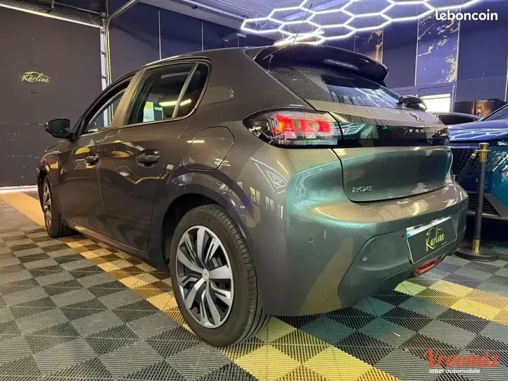Peugeot 208 2023 photo 4