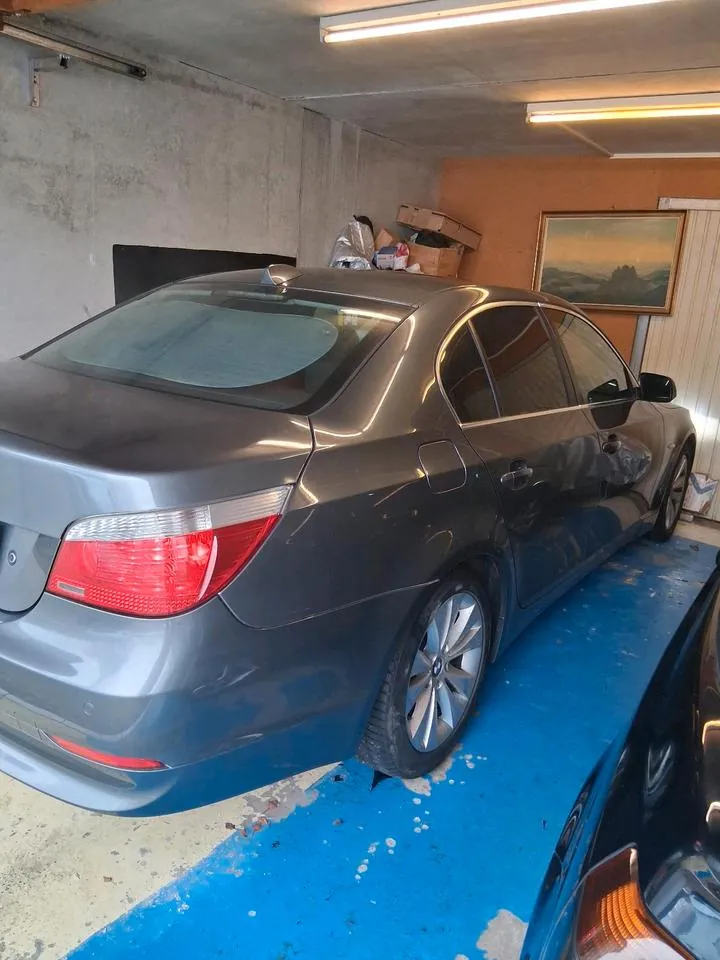 BMW E60 525I