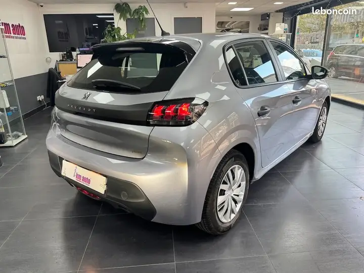Peugeot 208 2021 photo 3