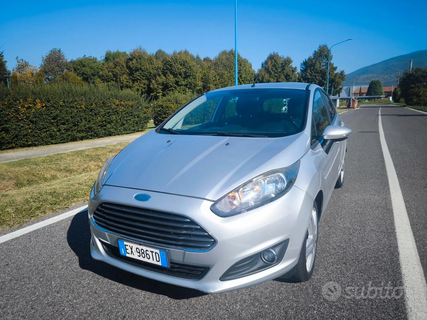 Ford Fiesta 2014 photo 2