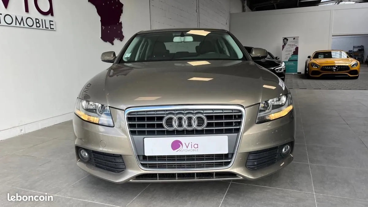 Audi A4 2010 photo 2