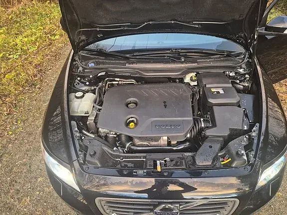 Volvo V50 2011 photo 4