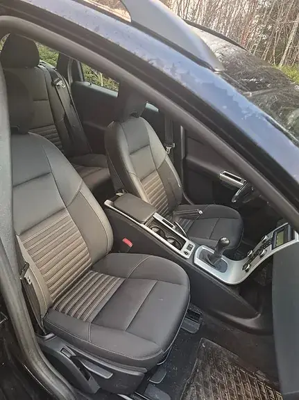 Volvo V50 2011 photo 2