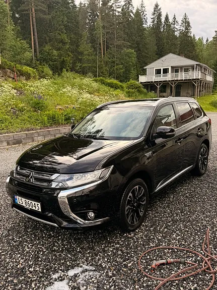 Mitsubishi Outlander 2016 photo 2