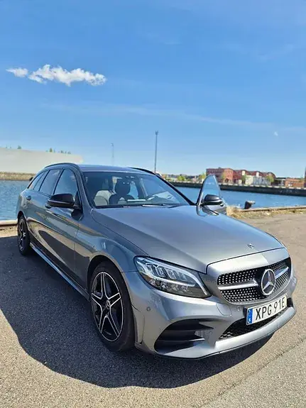Mercedes-Benz C 300 2019 photo 2