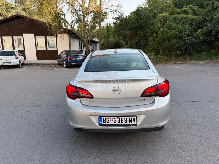 Opel Astra J 2015 photo 2