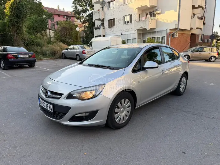 Opel Astra J 2015 photo 5