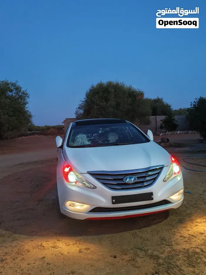 Hyundai Sonata 2011 photo 2