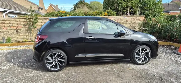 DS Automobiles Ds 3 2018 photo 3