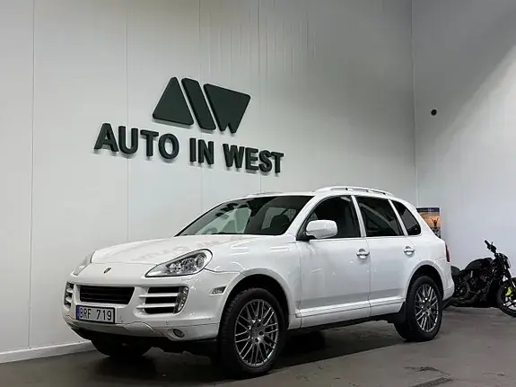 Porsche Cayenne 2010 photo 2