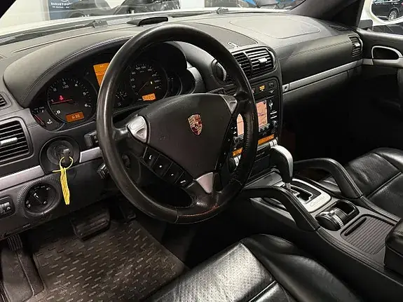 Porsche Cayenne 2010 photo 5