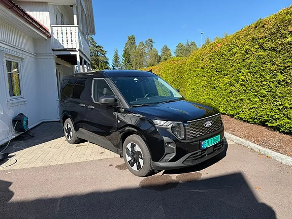Ford E-Transit Courier