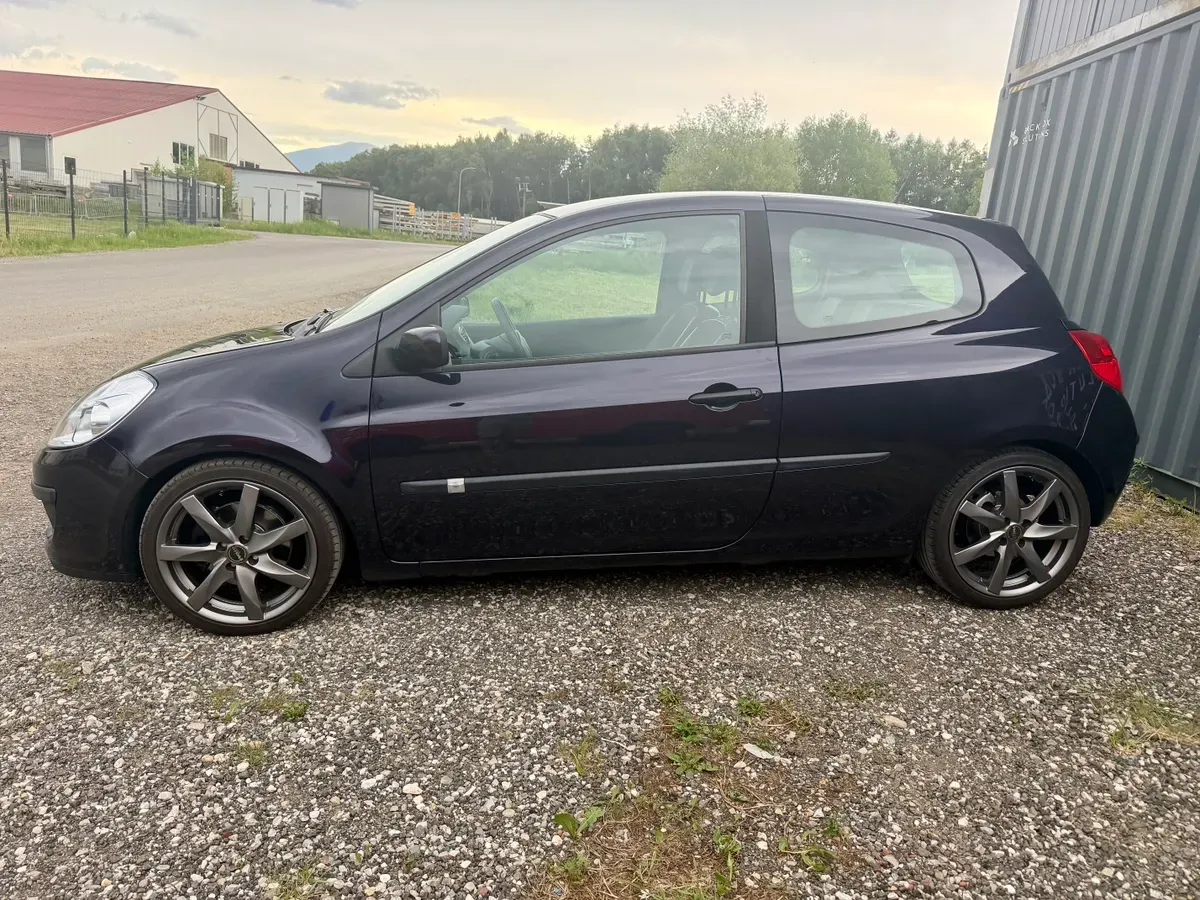 Renault Clio 2007 photo 2