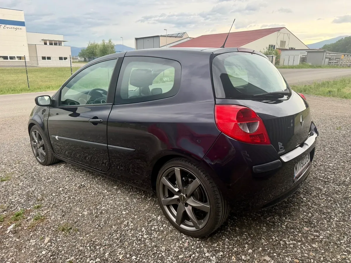 Renault Clio 2007 photo 3