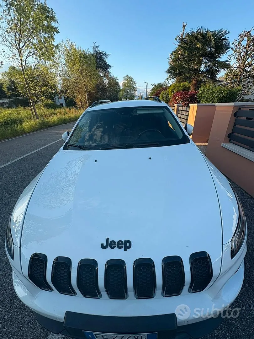Jeep Cherokee 2016 photo 3