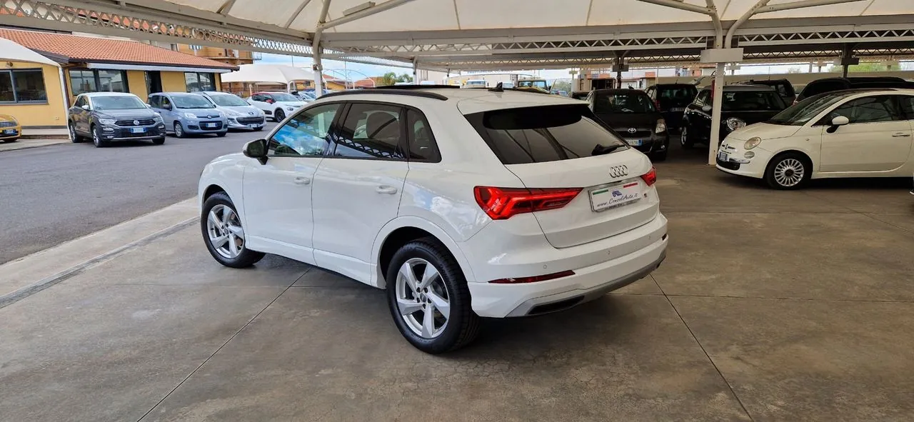 Audi Q3 2021 photo 2
