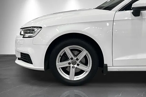 Audi A3 2019 photo 2