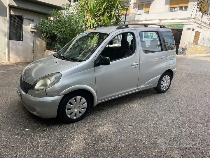 Toyota Yaris Verso