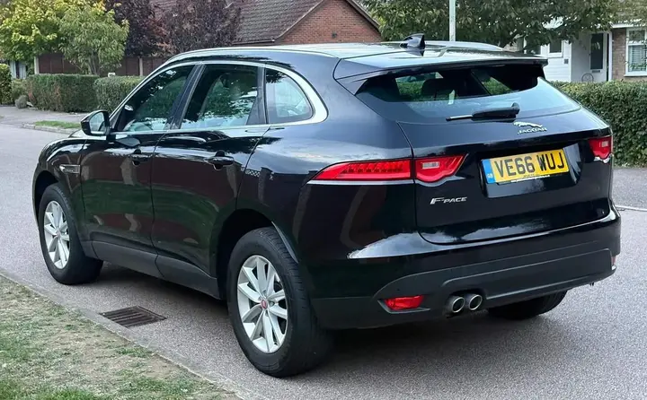 Jaguar F-Pace 2017 photo 5