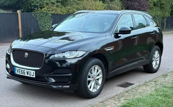 Jaguar F-Pace 2017 photo 3