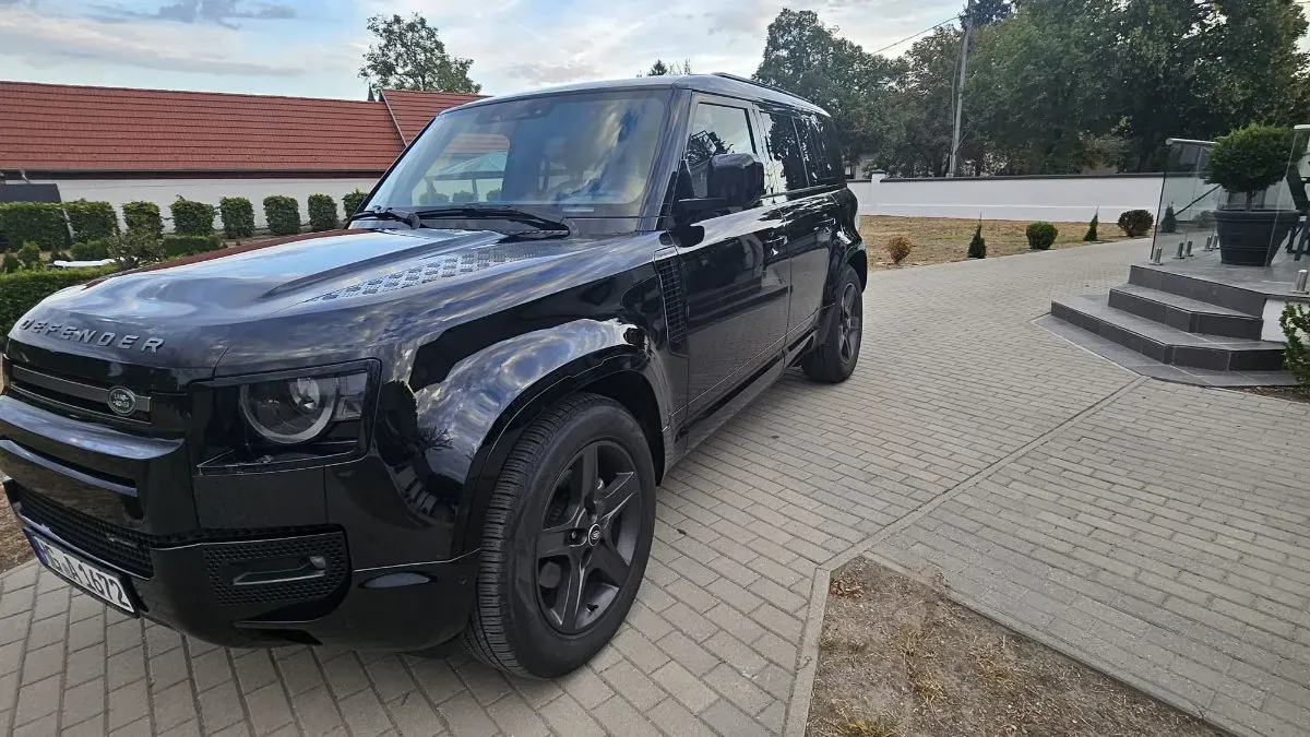 Land Rover Defender 2023 photo 3