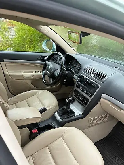 Skoda Octavia 2012 photo 5