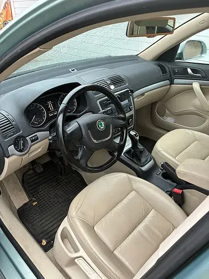 Skoda Octavia 2012 photo 4