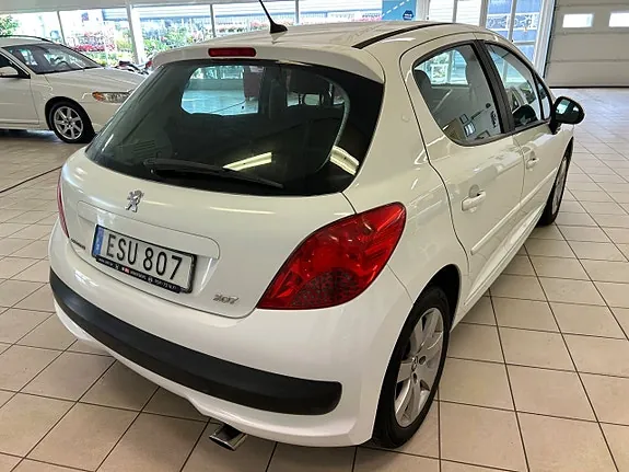 Peugeot 207 2008 photo 3
