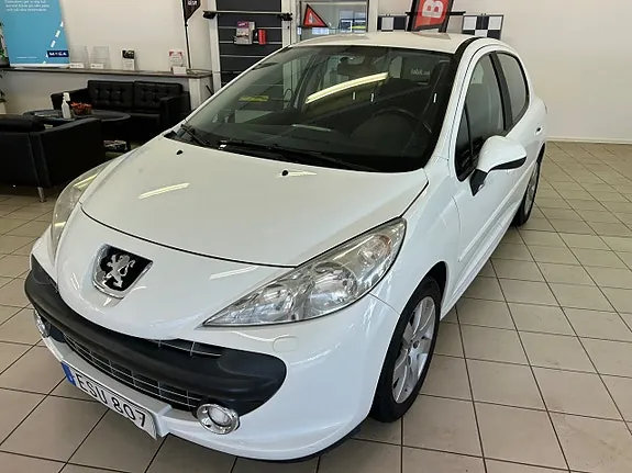 Peugeot 207 2008 photo 2