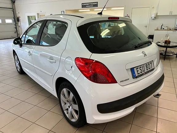 Peugeot 207 2008 photo 4