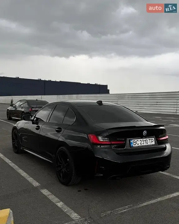 BMW 3 Series 2019 photo 3