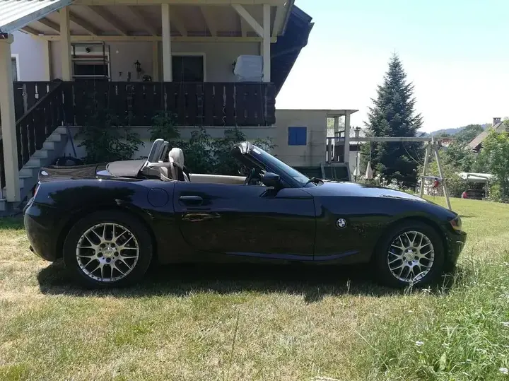 BMW Z4 2004 photo 2