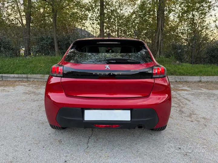 Peugeot 208 2021 photo 4