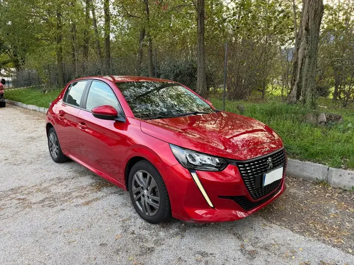 Peugeot 208 2021 photo 2