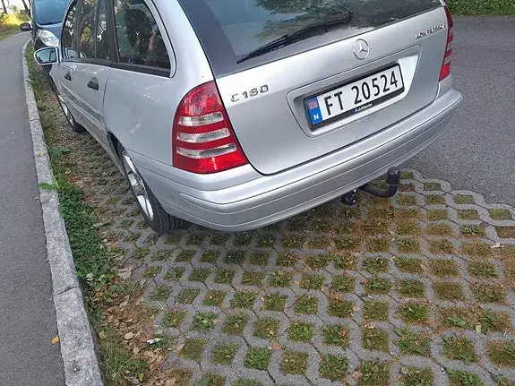 Mercedes-Benz C180
