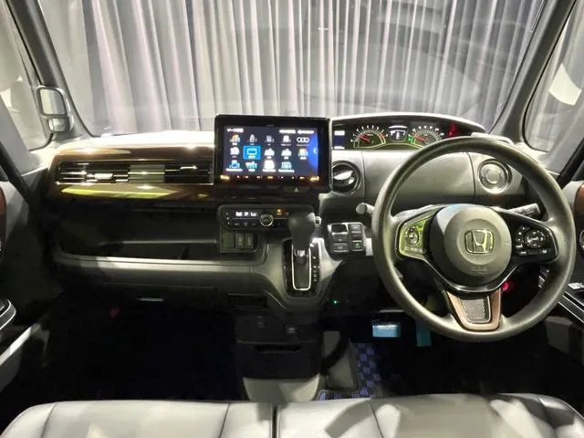 Honda N-Box 2022 photo 2