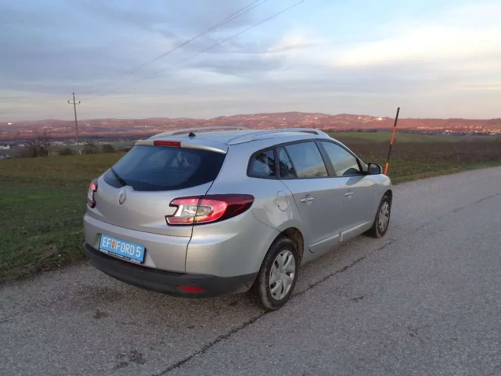 Renault Megane 2014 photo 2