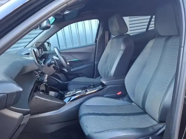 Peugeot 2008 2023 photo 5