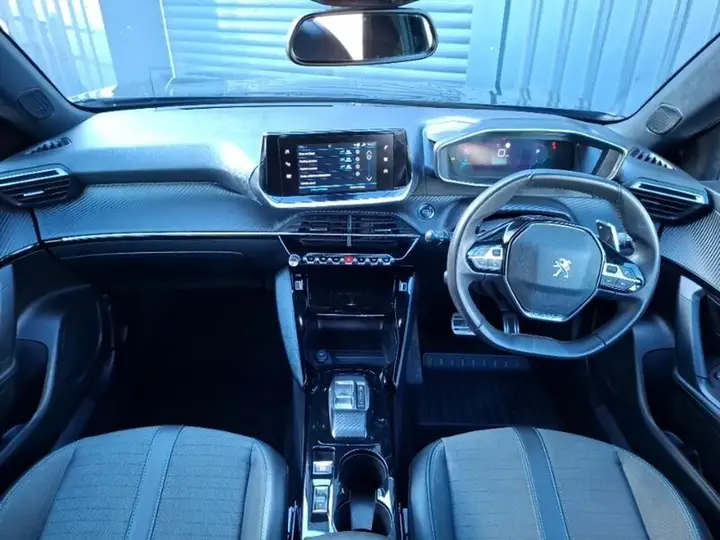 Peugeot 2008 2023 photo 3