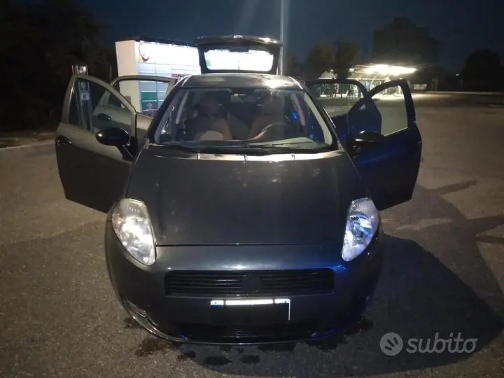 Fiat Punto Evo 2011 photo 2