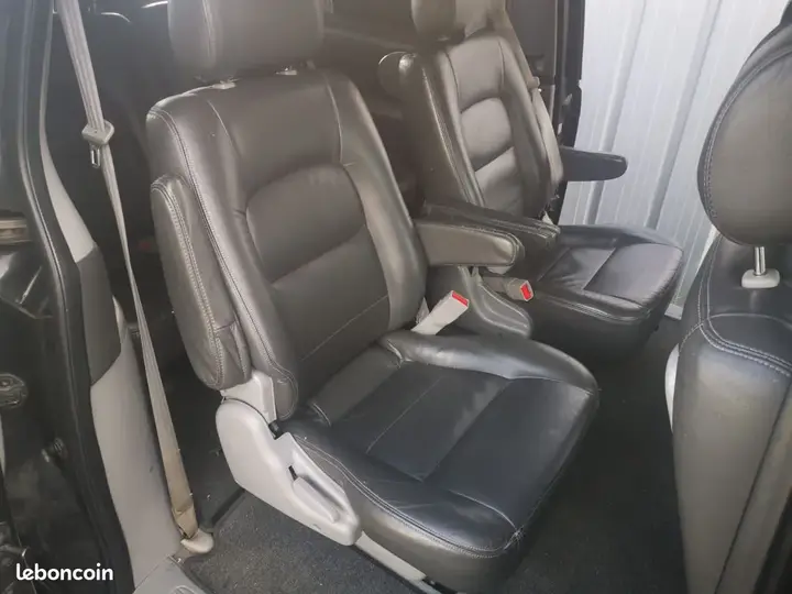Kia Carnival 2005 photo 2