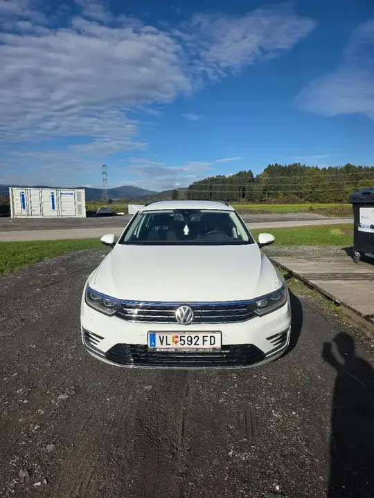 Volkswagen Passat 2016 photo 2