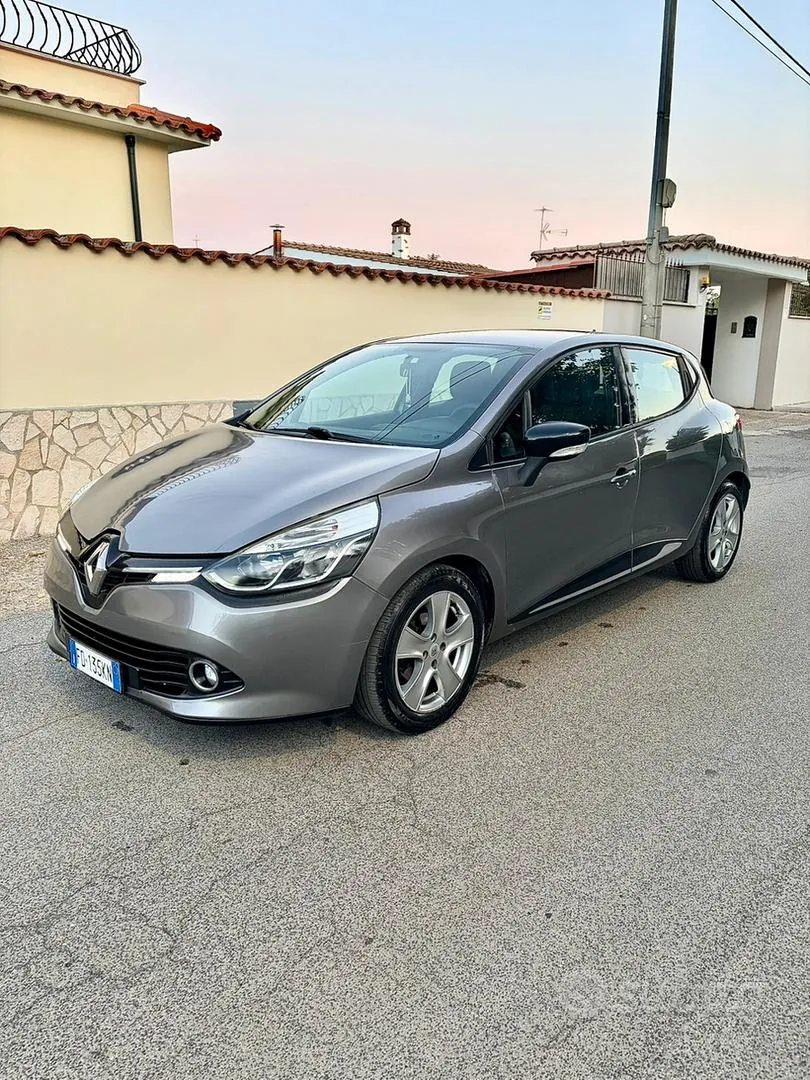 Renault Clio 2016 photo 2