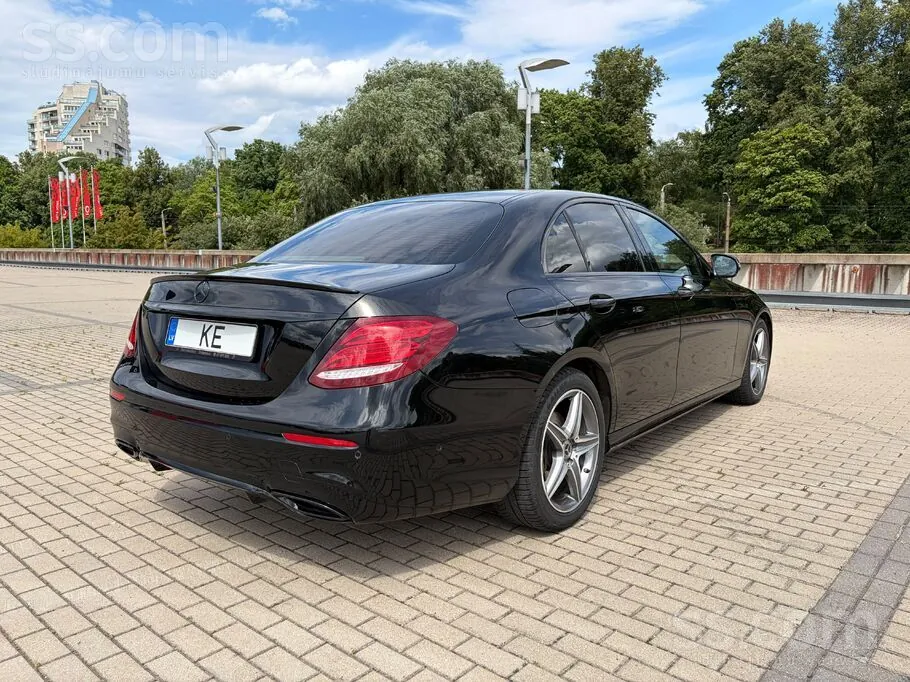 Mercedes-Benz E220 2020 photo 3